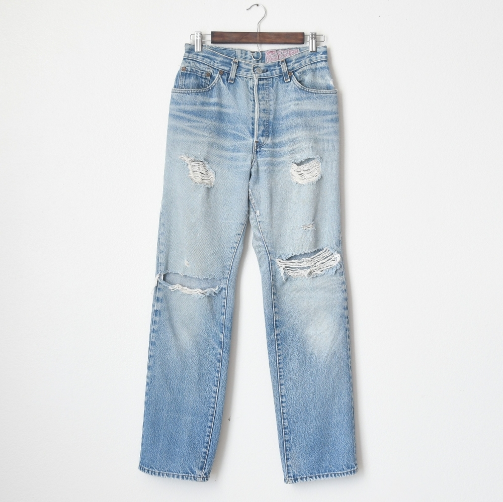 SOLD🥀 Vintage Levi's 501 Jeans For Women - Picture 2 of 5